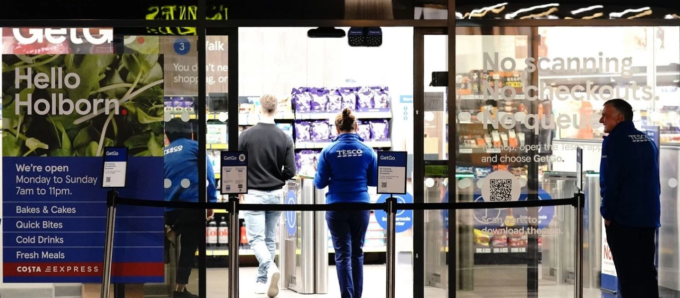 Η «Μεγάλη Επανεκκίνηση» είναι εδώ: Εγκαίνια σε σούπερ μάρκετ χωρίς υπαλλήλους - Θα «σκανάρεσαι» για να ψωνίσεις